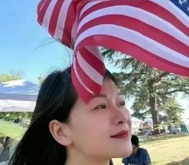 中国知名美女作家称在国内压抑不自由，让她活不下去，于是她抛弃父母，带着年幼的女儿