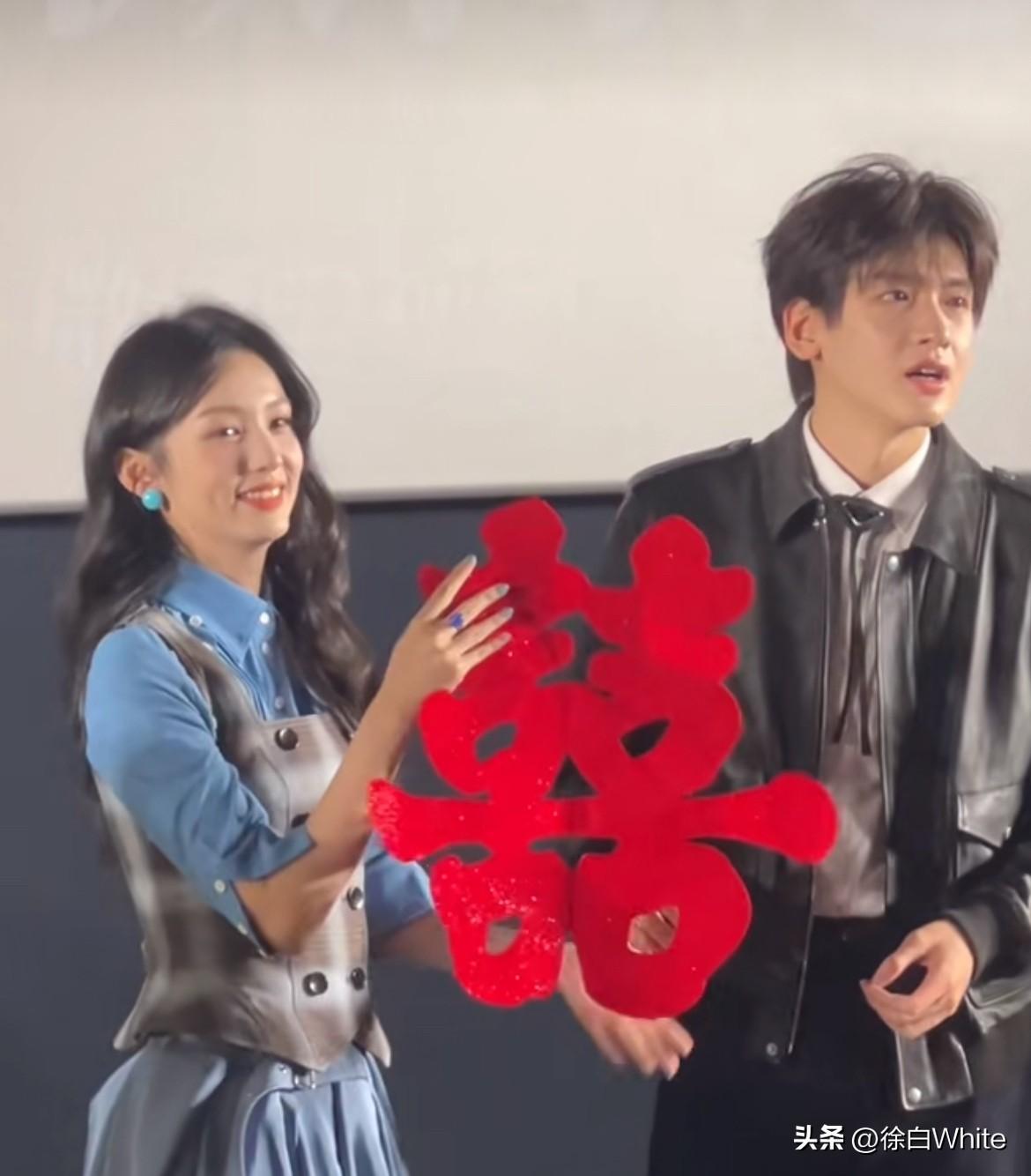 3月19日，翟潇闻在线催粉丝多发弹幕！
周也翟潇闻新剧《你好1983》开播即扑街