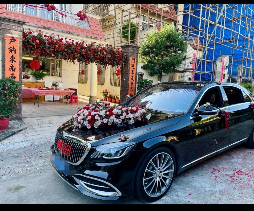 这还是朋友吗

五一，原单位同事老赵的孩子结婚，因我们关系不错，并且我有车，老赵