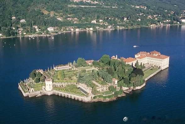 意大利最美之地：ISOLA BELLA。这座马焦雷湖上的明珠，距岸400米，是属