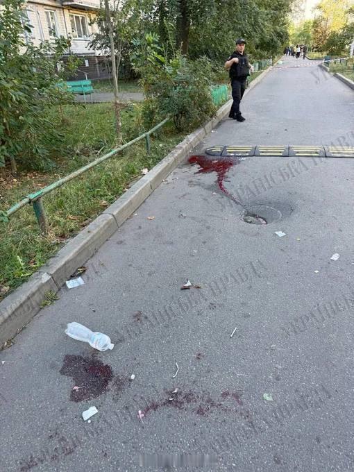 今天清晨，乌克兰，基辅，第聂伯罗夫斯基区，尤里·舒姆斯基街，发生武装对峙并交火。