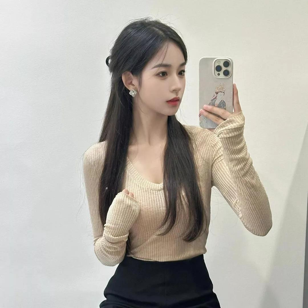 温柔优雅，手机自拍必备！甜美自拍 温柔美女自拍 气质女孩自拍 气质女生自拍 淡雅