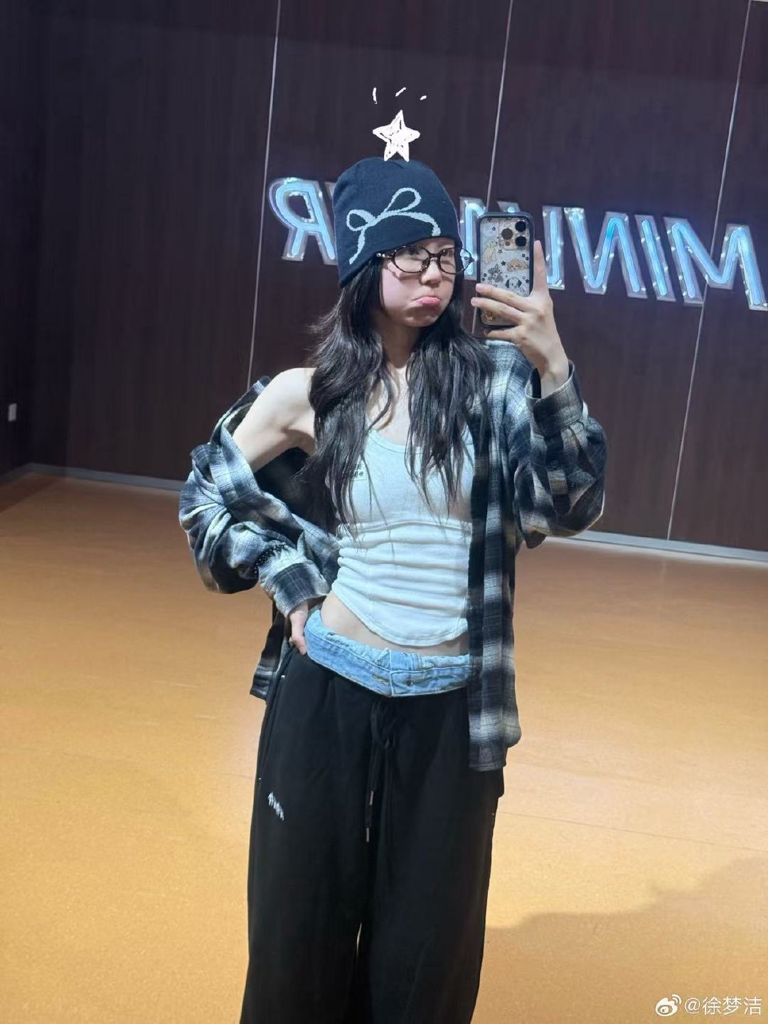 徐梦洁乘风自我介绍 小彩虹徐梦洁乘风初登场，紧张又期待的自我介绍，温柔又有力量，