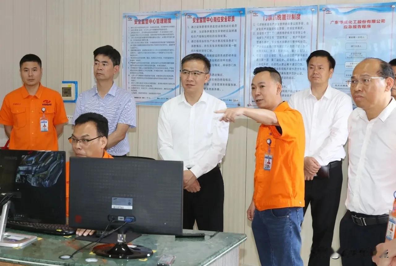 市委书记罗达祥到广东华威、广东跃速、奥浦合金、广东热导精密、精维进等企业了解情况