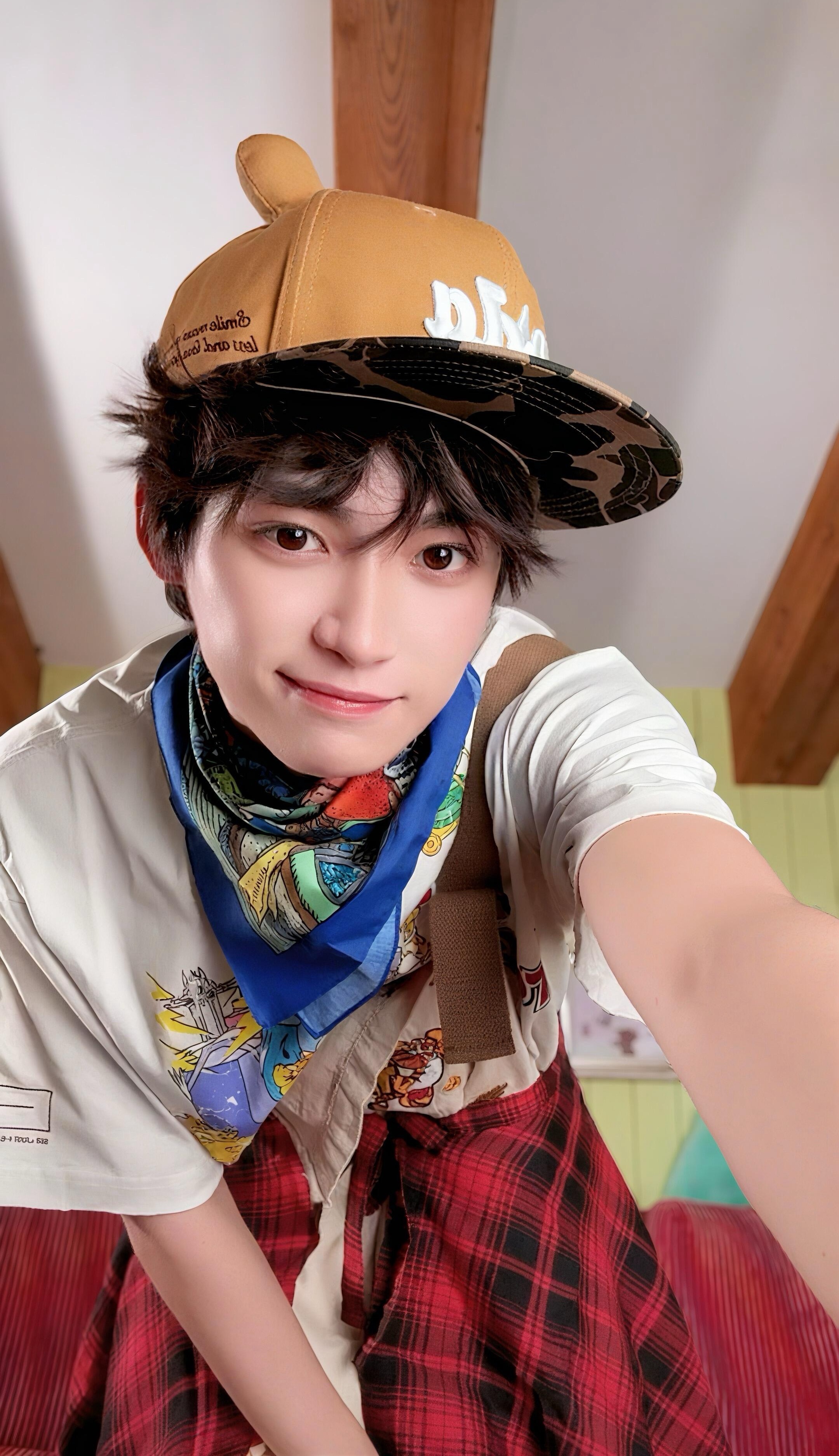 微博之夜投票排名：梓渝第一  田栩宁第二  肖战第三三人都出席活动吧，你期待谁的