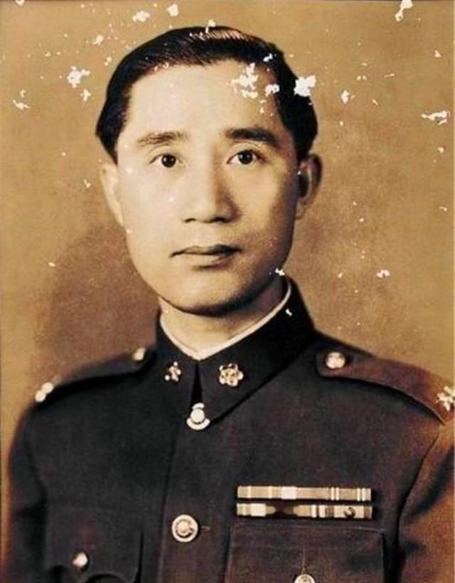 蒋介石设下阴险的诡计，连周恩来都中了计，只有毛主席保持清醒

1935年，抗日烽