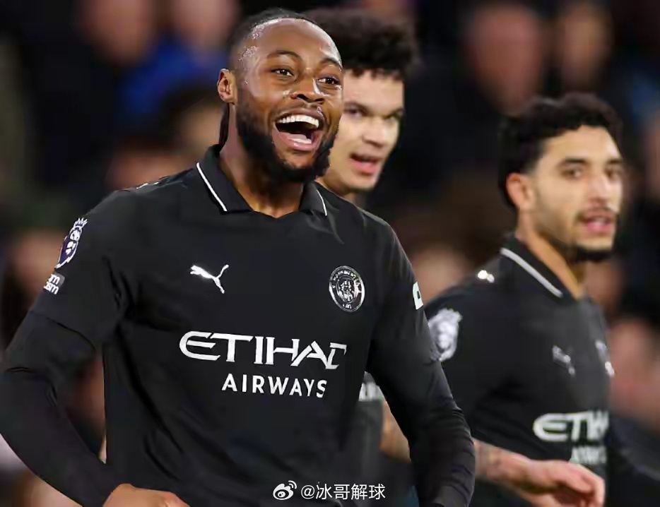 英超第28轮，曼城客场1-0小胜利兹联，塞梅尼奥打入制胜球，豪取联赛4连胜，积分
