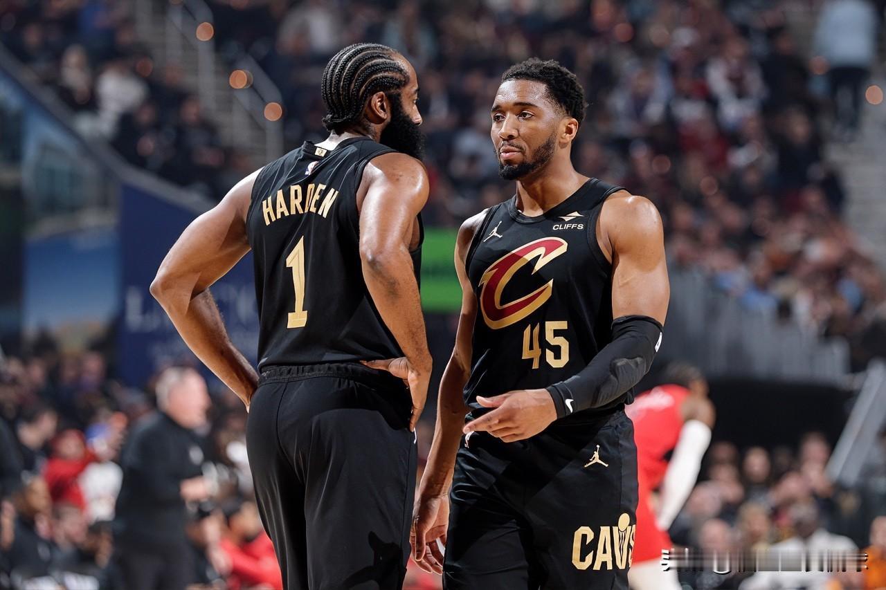 米切尔：登哥，看来我们已经到悬崖边上了，这ESPN预测我们主场胜率43.8%，比