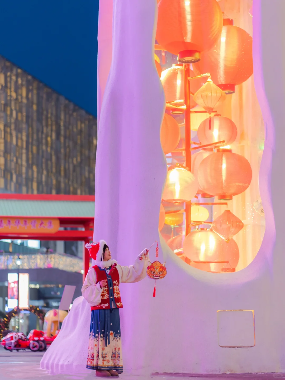 青岛海边古风新年市集，小众海鸥拍照打卡地