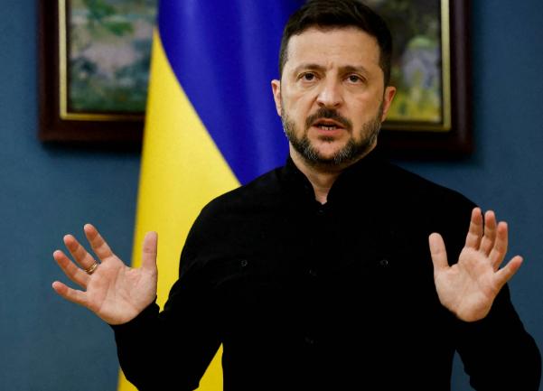 够勇，给泽连斯基点赞！当地时间12月8日，泽连斯基明确拒绝了特朗普的28条，反对