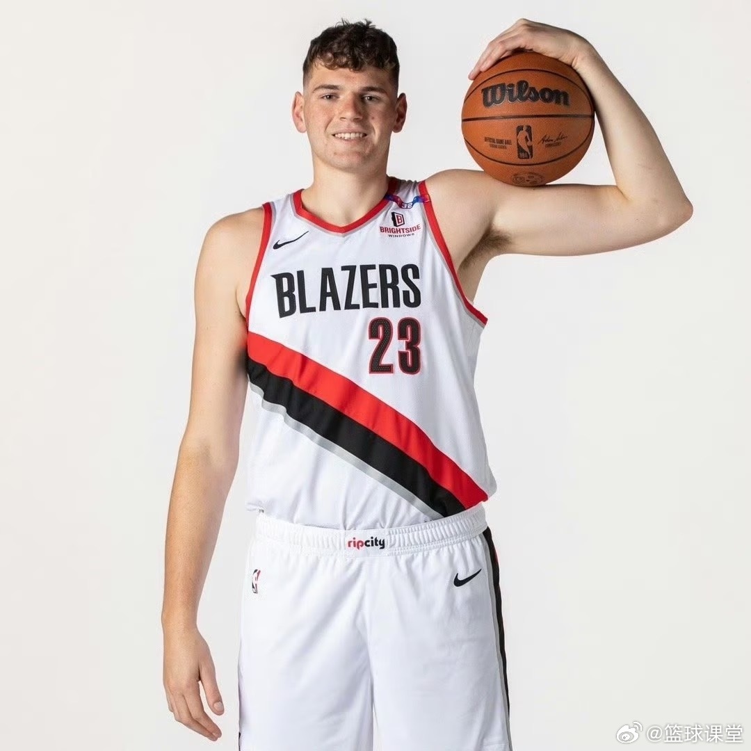 克林根进步之大让开拓者都没想到，各方面数据全部提升：1、上赛季——场均6.5分7