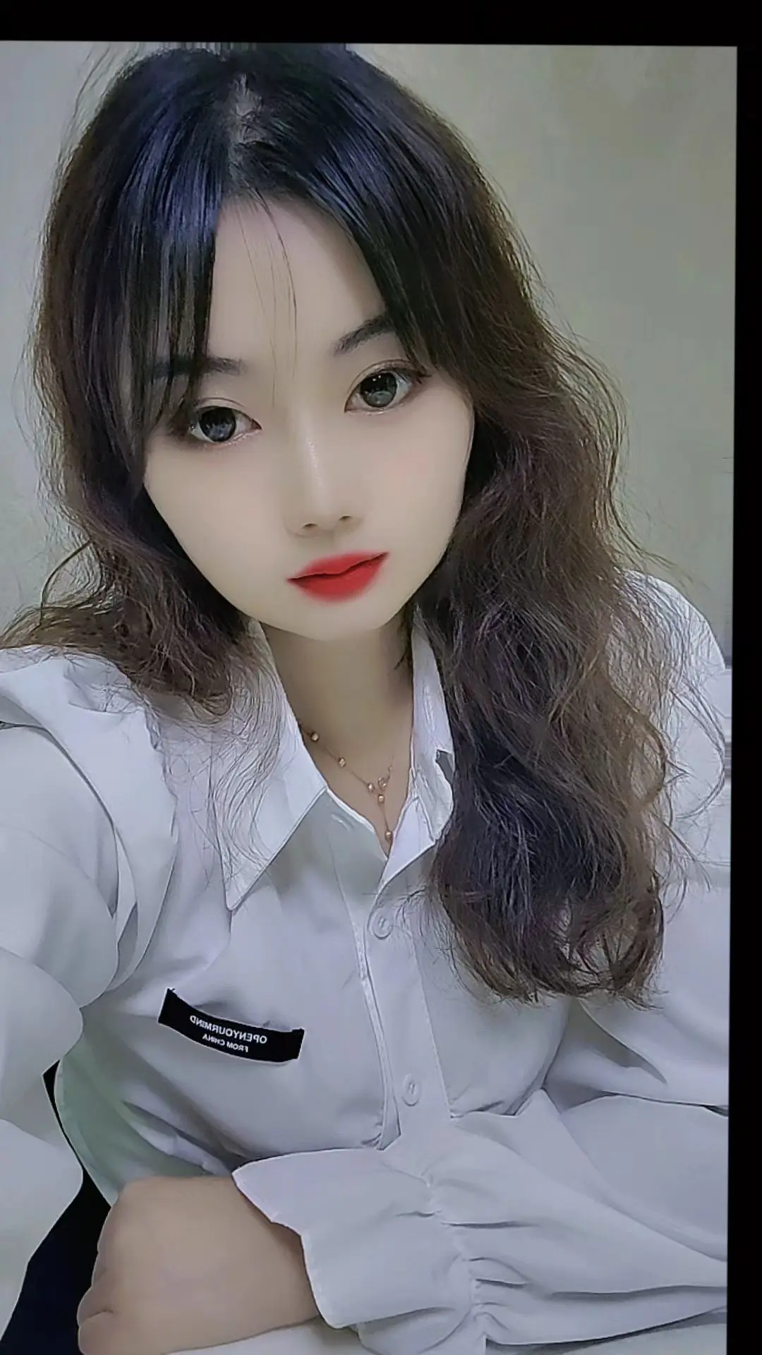 比起以前的自己，我更喜欢现在的我，虽然多了岁月的痕迹，但让我明白了很多事……