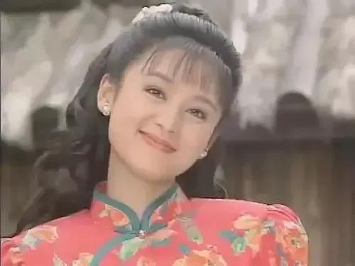 陈红和陈德容都是八十年代的琼瑶女郎，她们的美在内地或港台的影视演员中，都是数一数