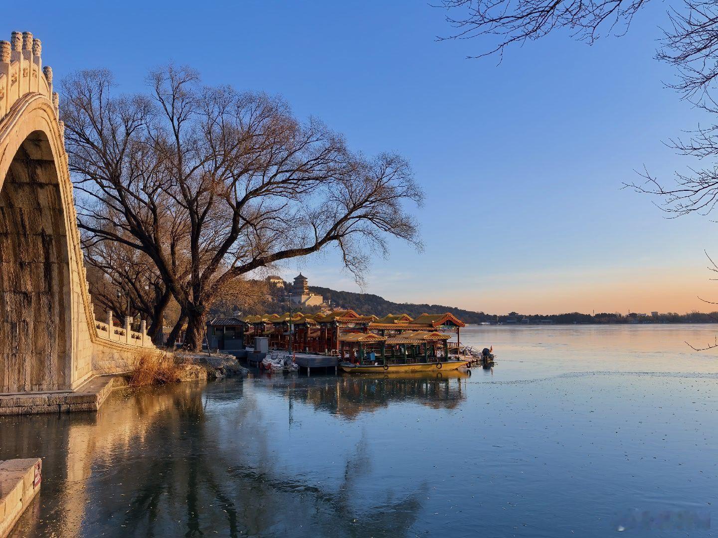 已经进入垃圾交易时间，给大家来一组颐和园的美图吧，除了每天忙碌的工作之外，遛弯、