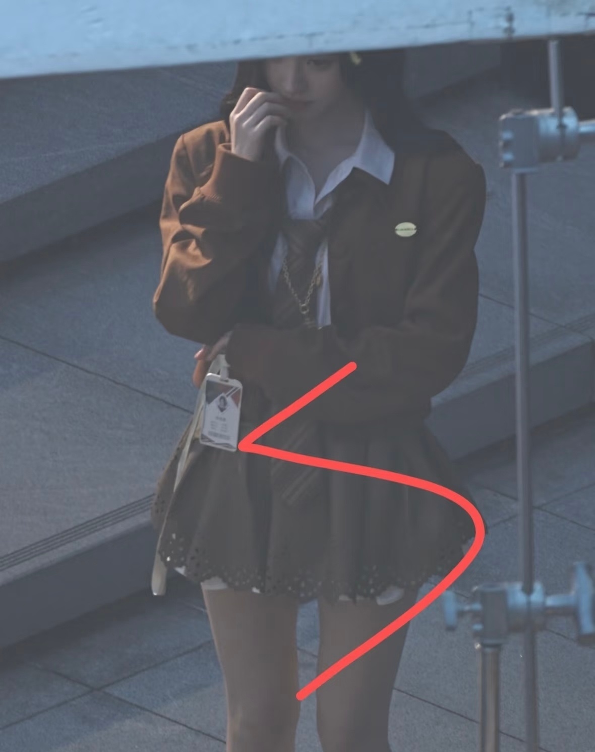 苏绿夏的工牌竟然是这张撕拉片嘛女顶的美貌也太权威了[羞嗒嗒] ​​​