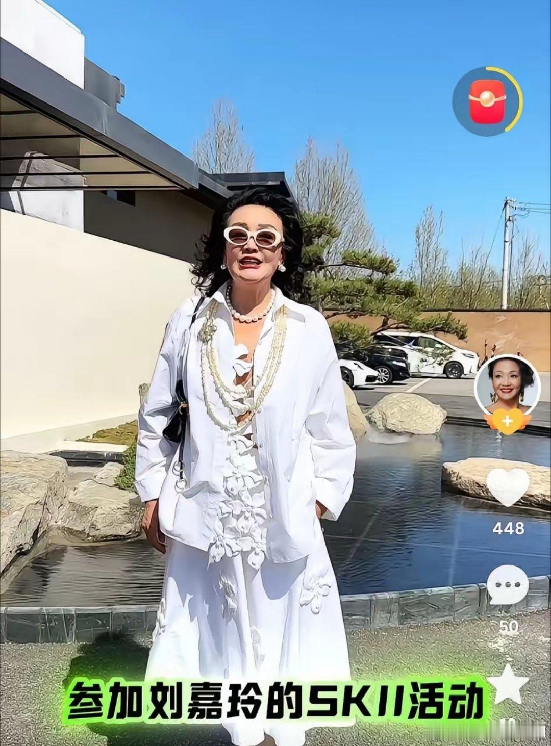 再次被兰姐惊到了，不知道兰姐还有多少惊喜带给我们。就在今天，兰姐更新社交平台，去