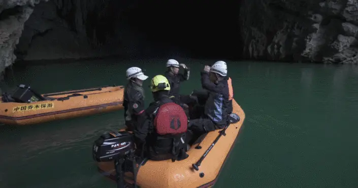 万宁|探洞，需要专业指引的小众玩法
