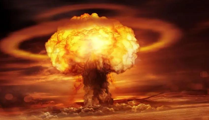 日本舆论场终于有人捅破窗户纸了。一名日本人直言不讳地说了这么一段话——美国和中国