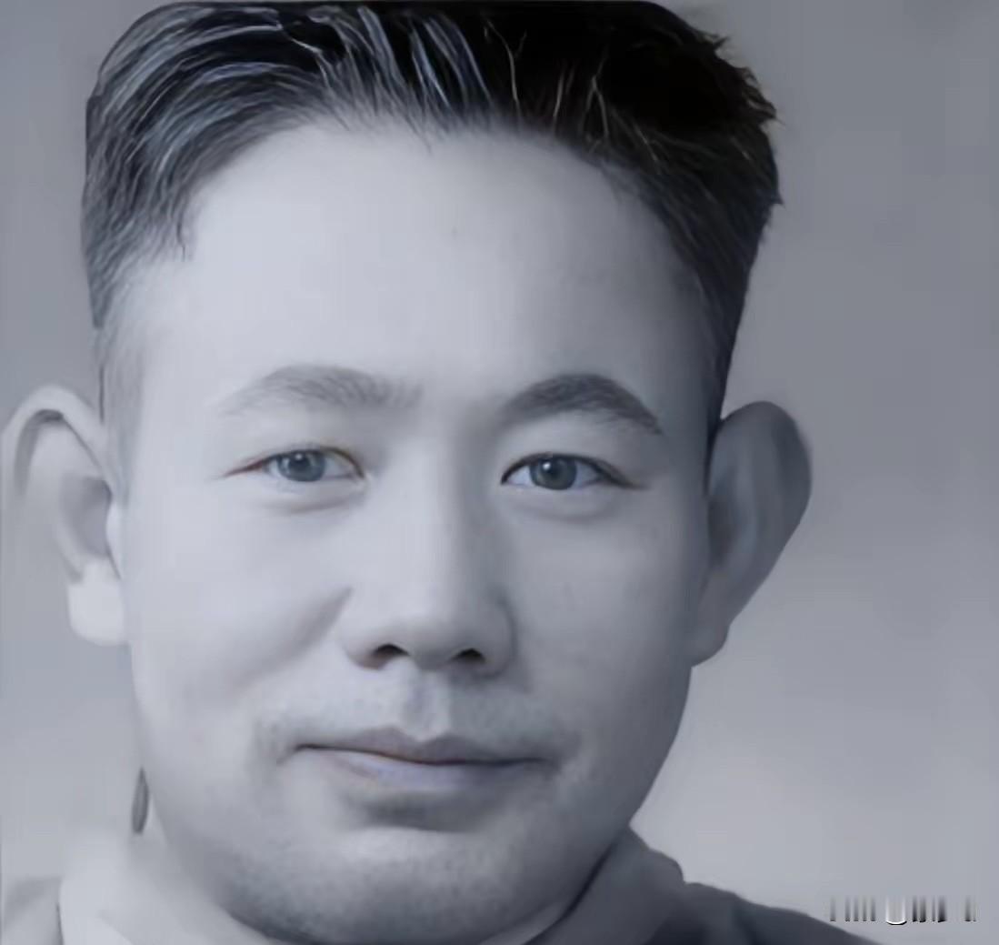 7000人，撞上了28000人。
上级的命令是：快跑，别回头。
可有个师长，叫黄