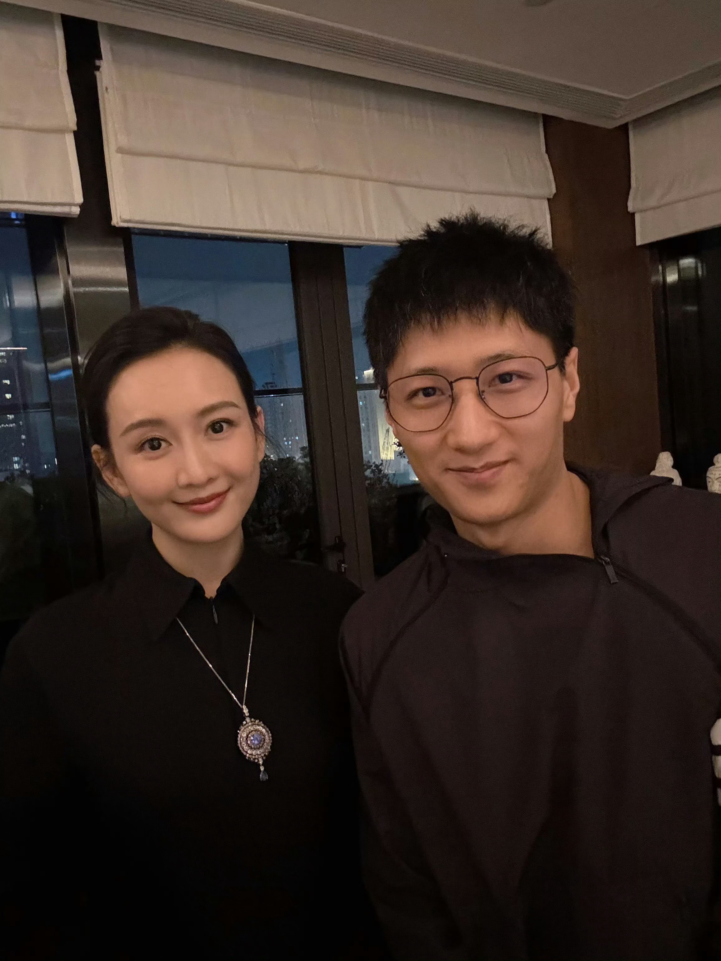男明星我喜欢贾乃亮，女明星我喜欢王鸥姐。[心][心][心] ​​​
