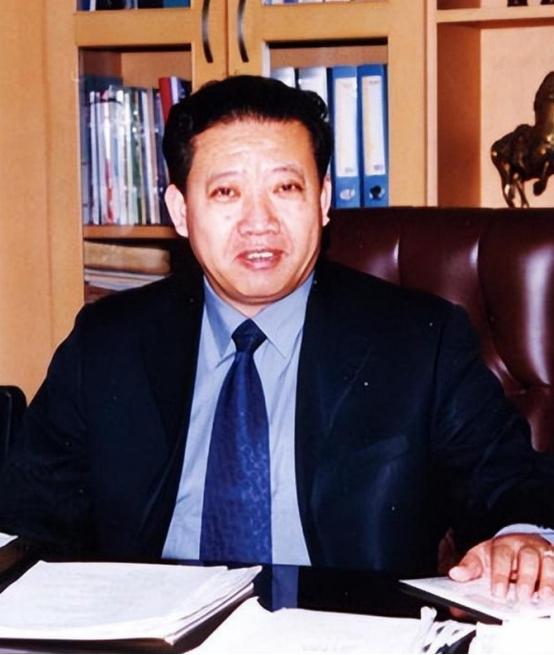 2018年，葵花药业董事长关彦斌与女秘书生下孩子，原配张晓兰得知后，放弃16亿财