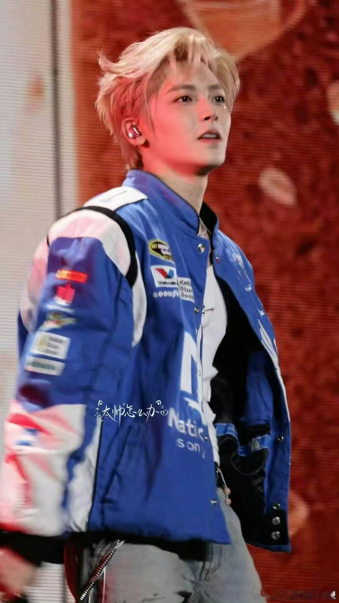 歌手直播侯明昊平静的疯感侯明昊想到其他人也会紧张就还好了原来缓解紧张的最好办法，