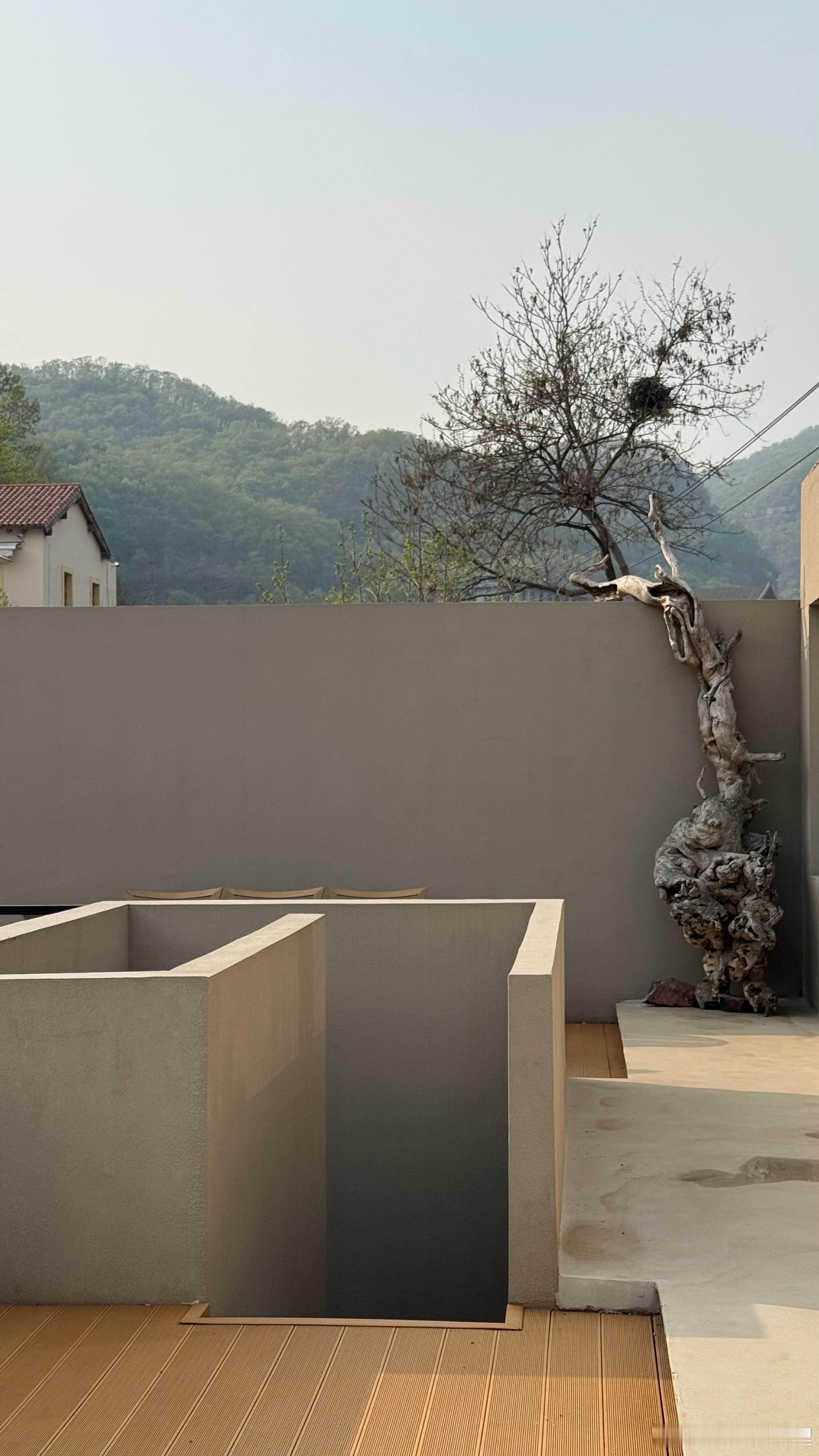 一家开在村子里的秘境中咖啡店，可放松休息·胡思乱想·严肃思考的地方。一杯咖啡我呆