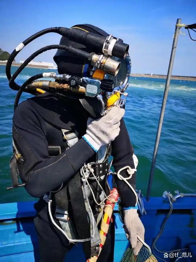 你说得太对了！我们能安享当下的平和与光明，从来不是岁月自动静好，而是有人替我们把