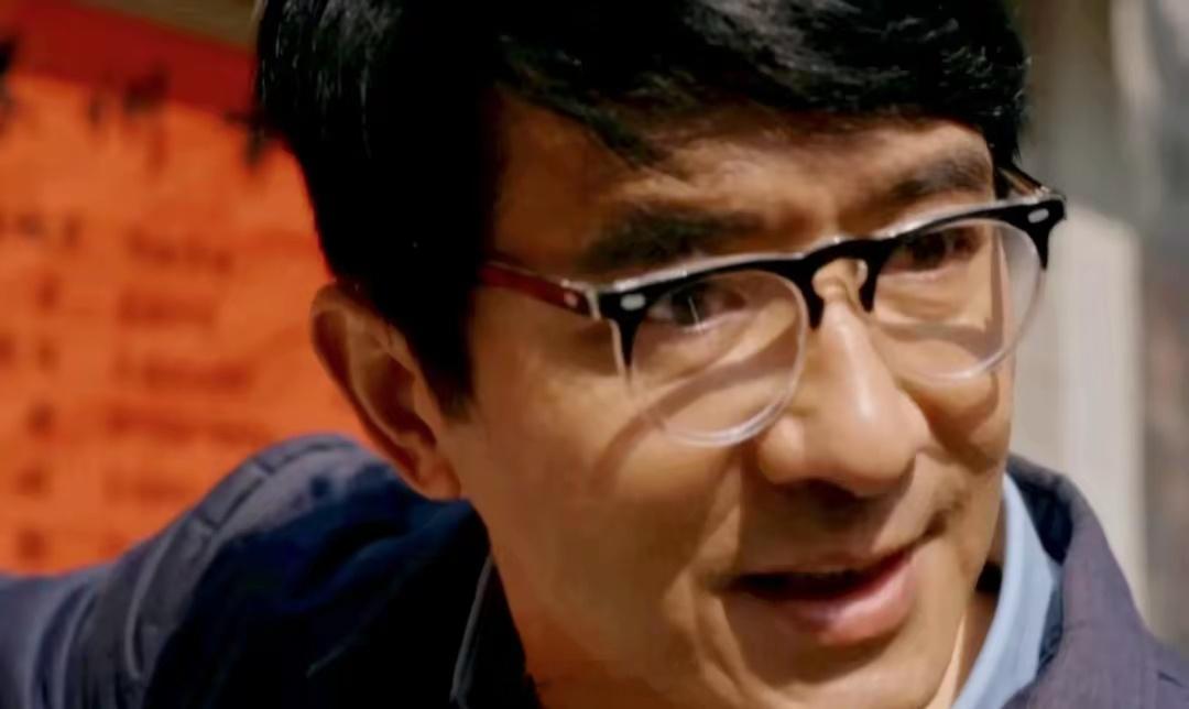 《小巷人家》向图南一辈子未替母亲出头！漠视妹妹，把父亲当榜样 