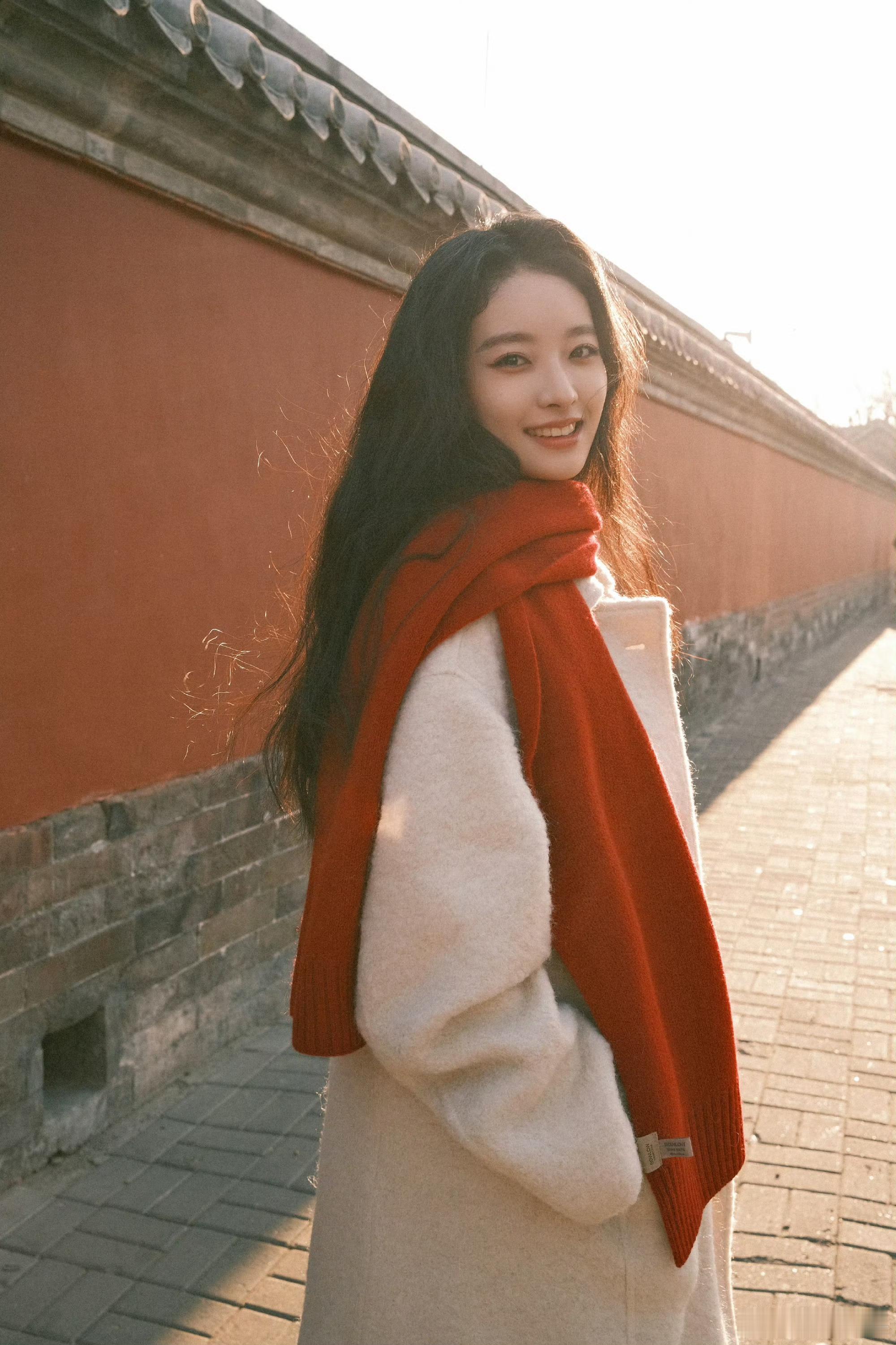 倪妮系小花后继有人 不得不佩服林玉芬导演的审美，拍出了杨舒伊身上最绝的气质，清冷