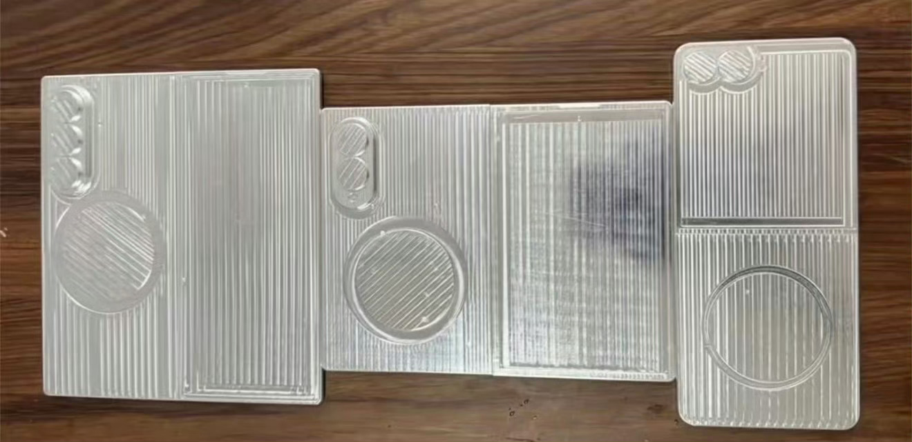 三星阔折叠机模曝光这样只会越来越衬托出华为Pura X Max的好！ 