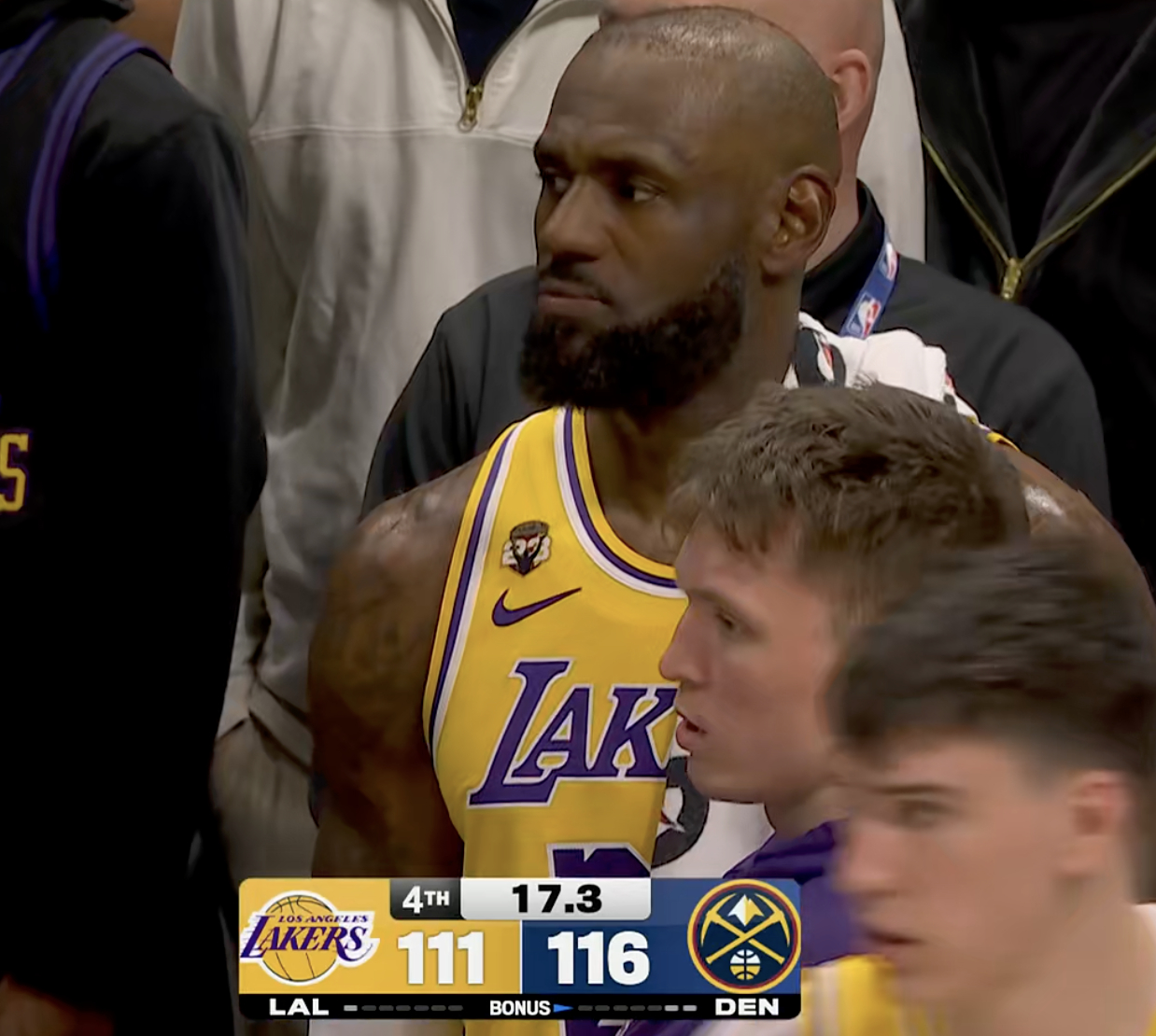 这球没打进，没了。 掘金叫出了暂停湖人vs掘金