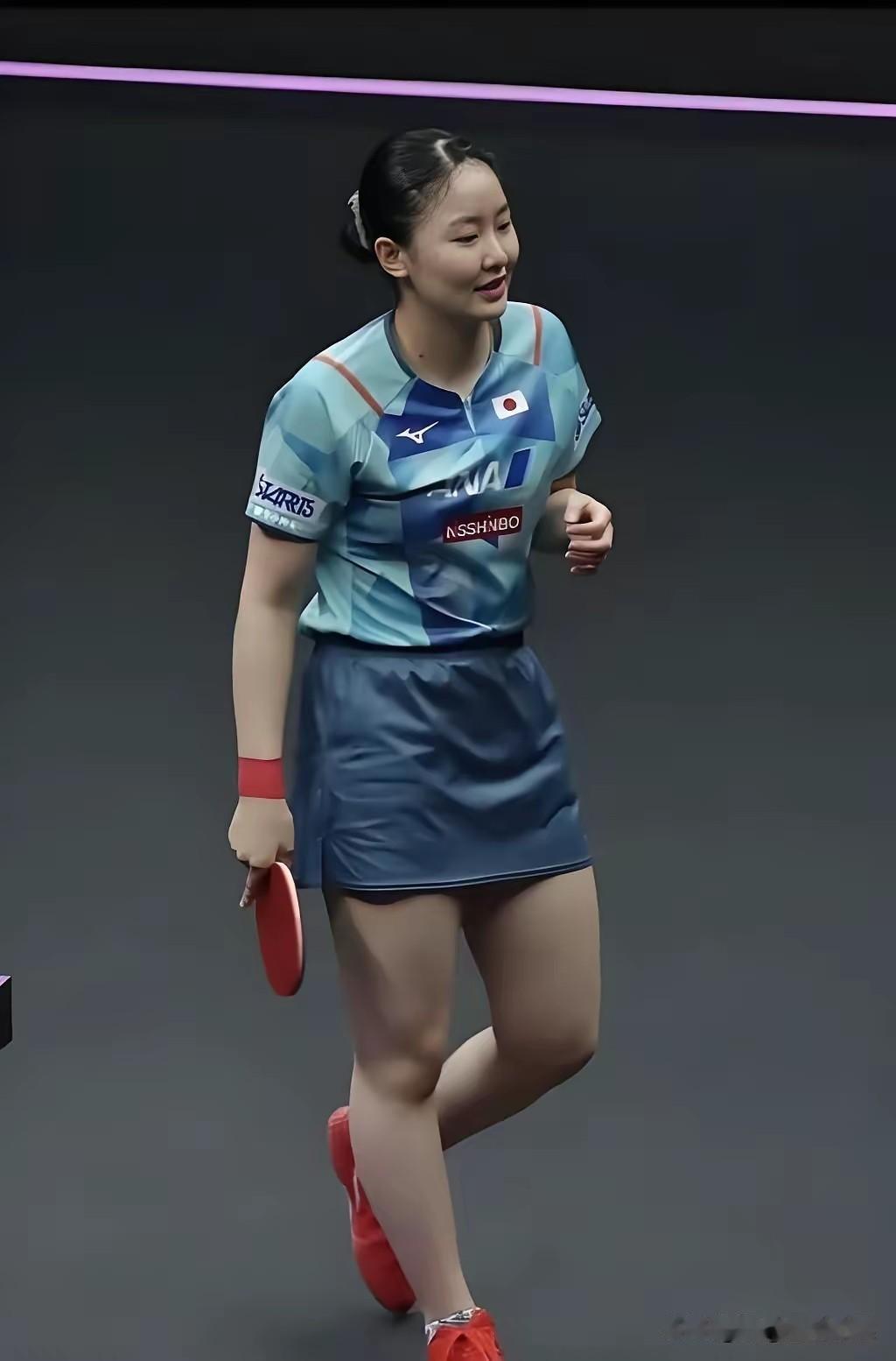 大家有没有发现？
张本美和虽然只有18岁
但她的身体模样远超25岁
不仅膀大腰圆