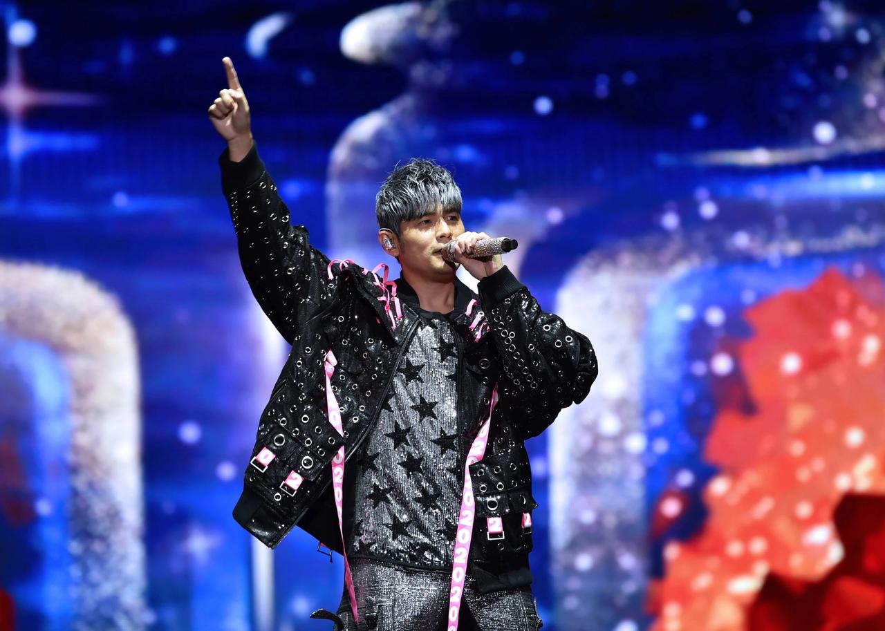 周杰伦上海演唱会堪称“现象级”！11秒467万张票瞬间抢空，足见其超强号召力。场