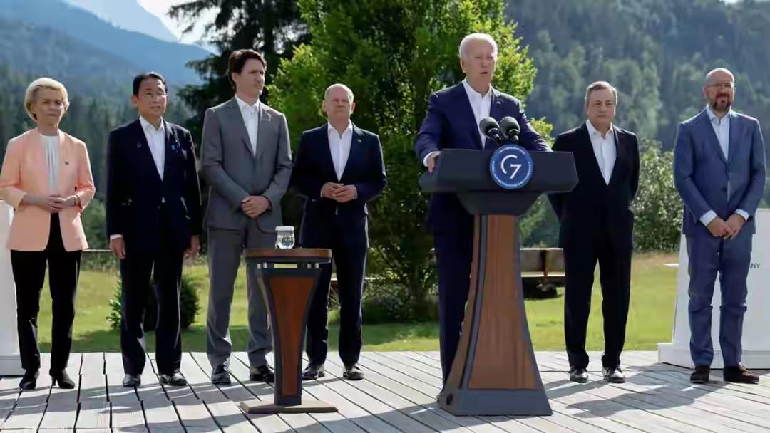 泽连斯基终于甩出20条和平草案！这可是乌美反复拉扯后敲定的，还附带战后重建附件，