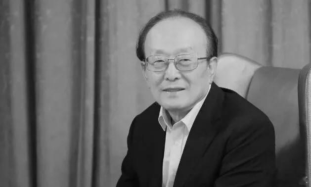 知名经济学家王连洲去世 上海证券报7月13日消息，记者获悉，知名经济学家王连洲先