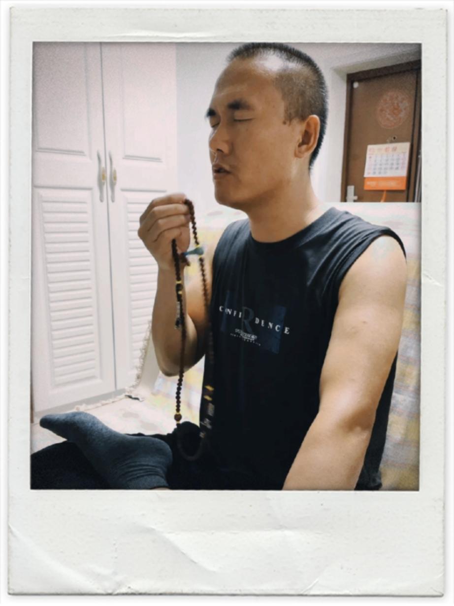 学佛的男人不一定是和尚，信佛是可以结婚的

我老公是信佛学佛的，
我们结婚有16