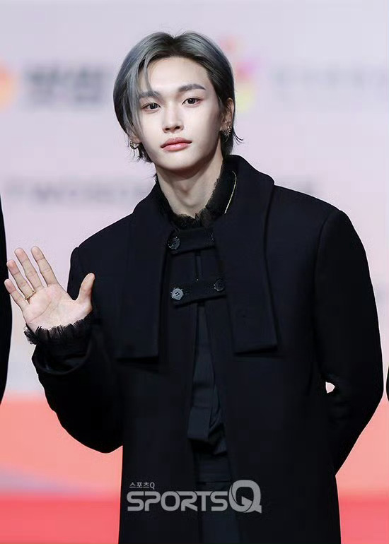 朴元彬是不是知道自己很像黄铉辰？怎么感觉一直在 copy 黄铉辰的风格