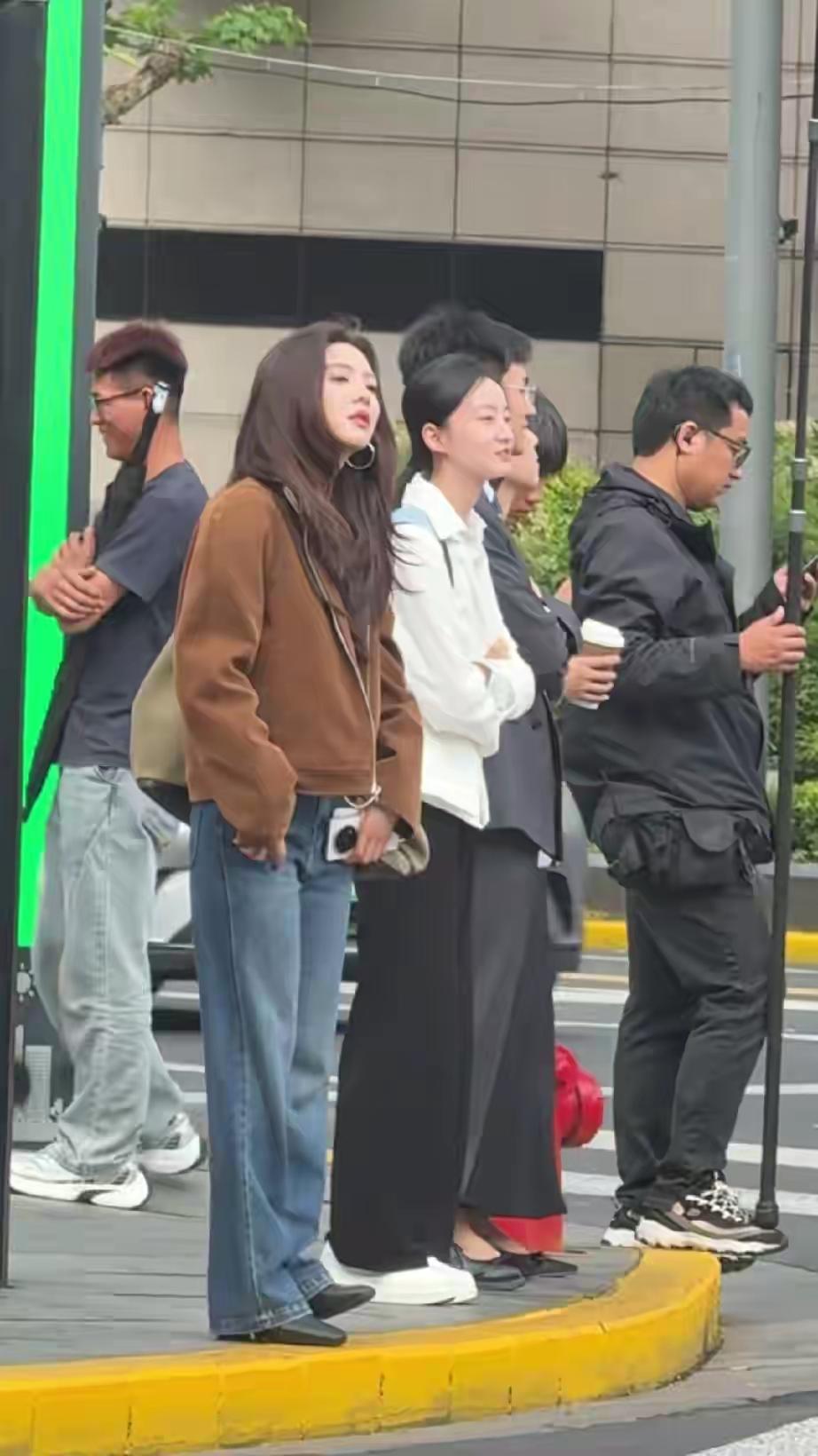 女明星用的手机是苹果还是华为？