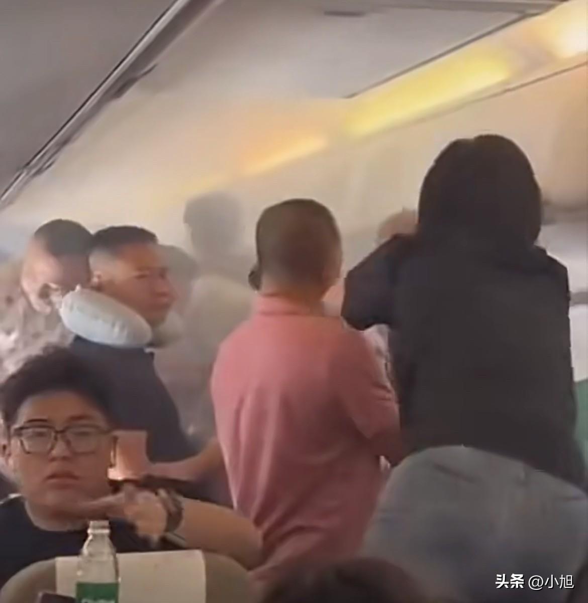 3月22号晚上，从北京飞上海的东航MU5128航班，落地虹桥机场还不到一分钟，头