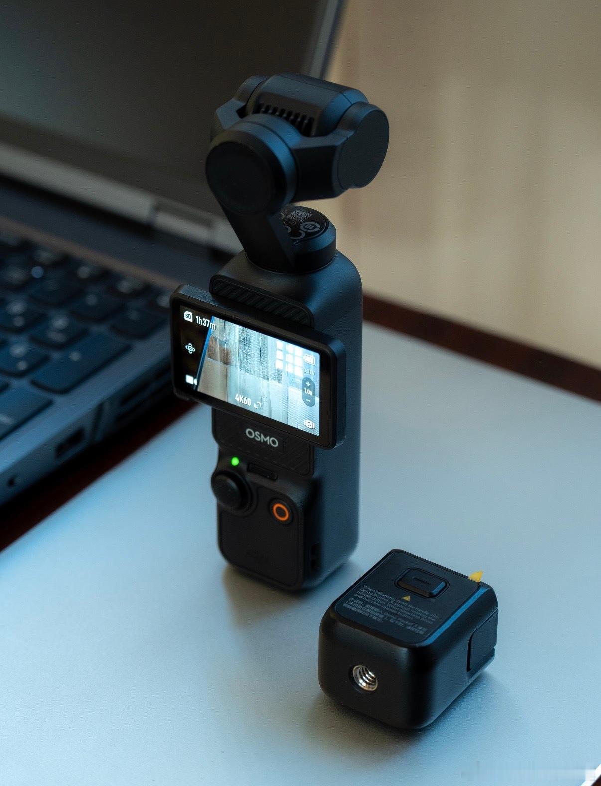 一人说一个你买过最值得的电子产品吧我先来：大疆POCKET3。这小玩意儿又轻又方