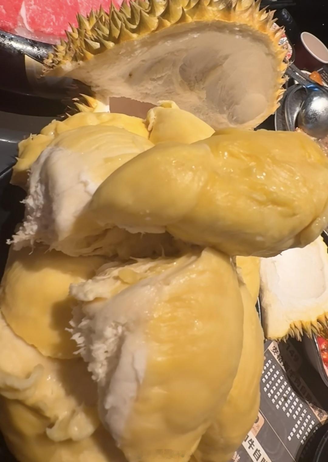 巴掌榴莲，花六七十买个巴掌榴莲，不如去一绪花45买个榴莲券，新鲜榴莲畅吃，比巴掌