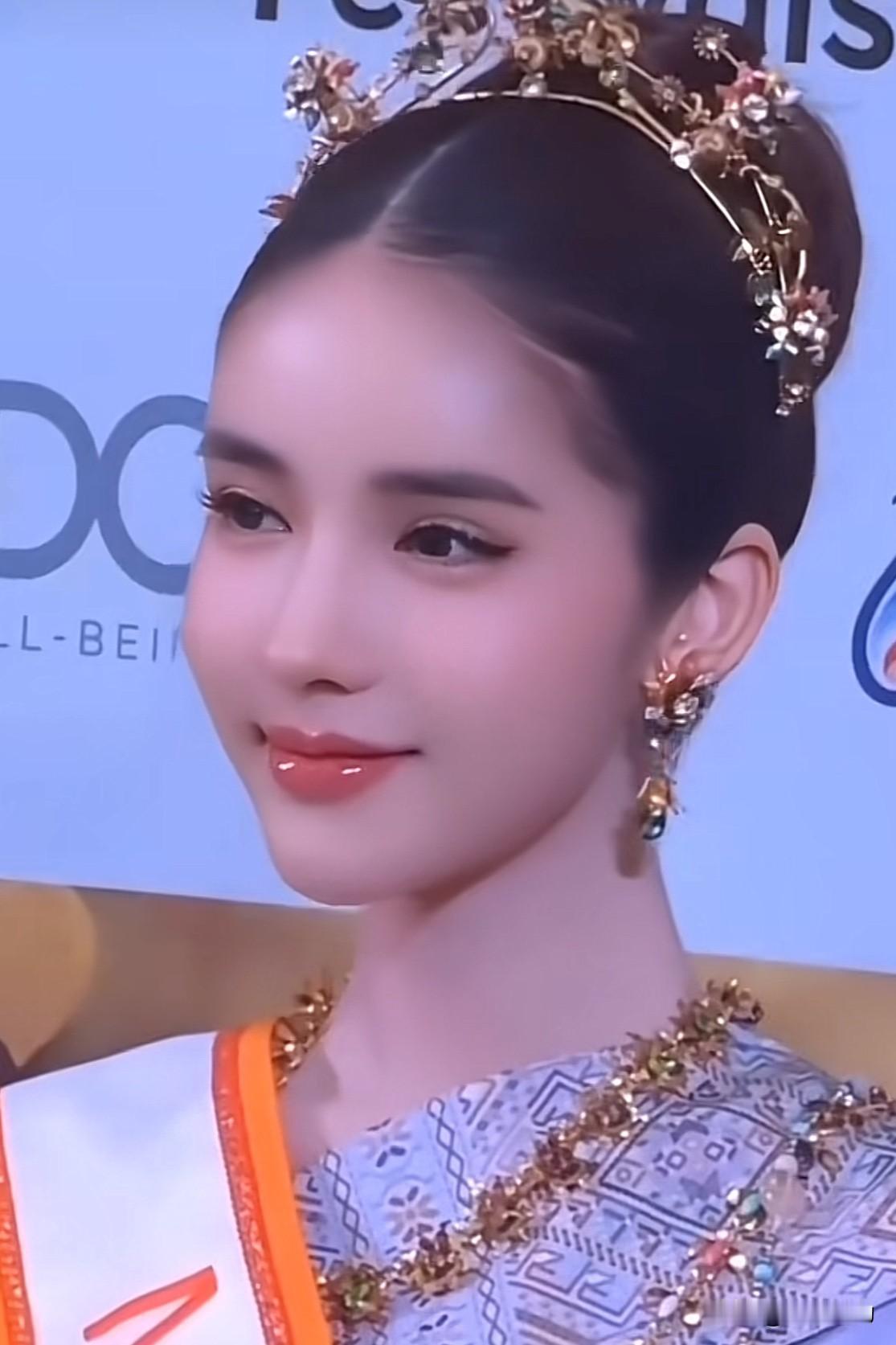 选美就该有选美的标准，看看以前的香港小姐竞选，那才叫精彩！1991年，吴雨参与港