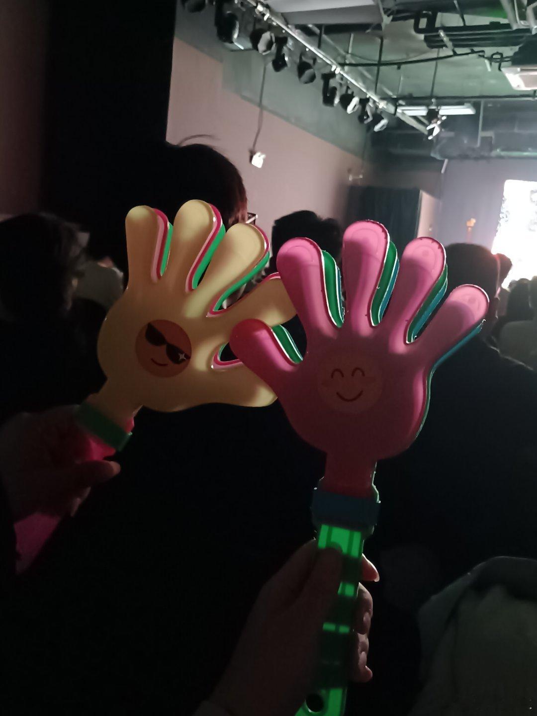去看了个脱口秀，我问了一下这是啥车啊，噢原来这就是帕拉梅拉啊，我查了一下二手很便