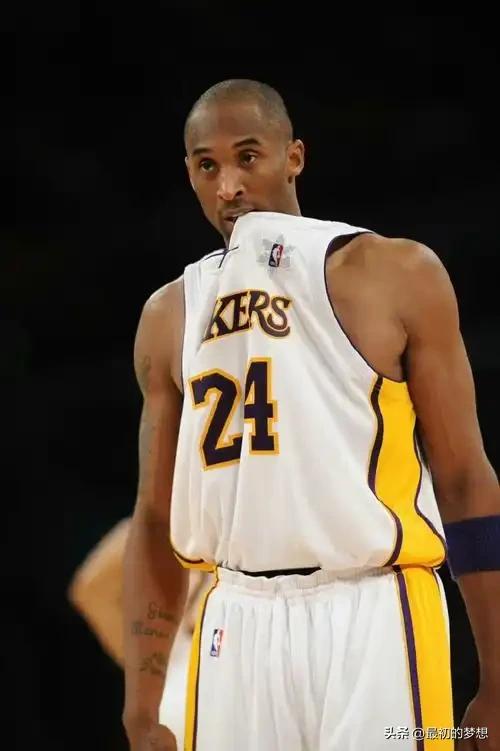 2010年总决赛湖人4：3凯尔特人，科比表现如何？那时的防守是真的好强！

七场