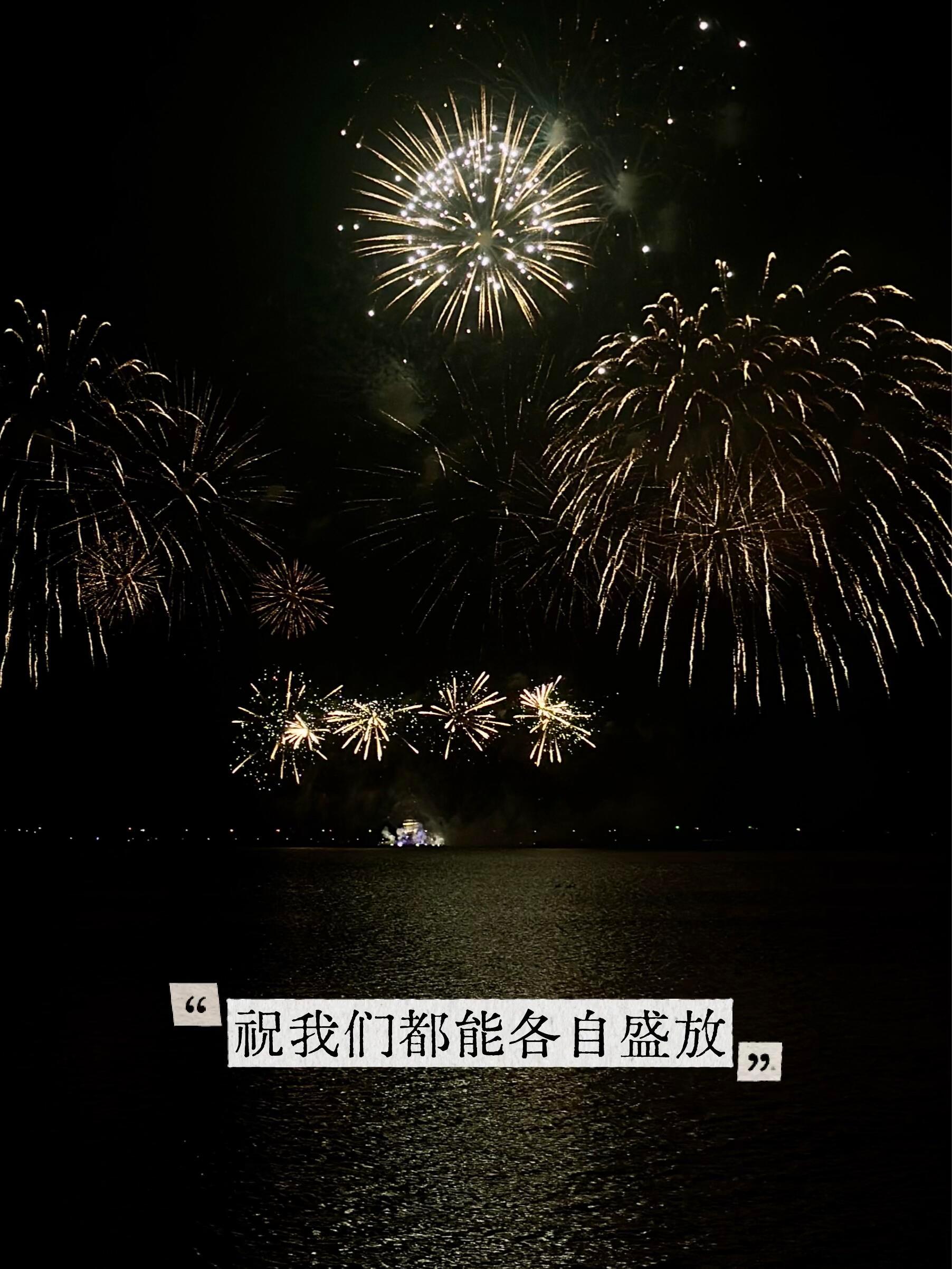 上海情侣异地恋图鉴距离是异地恋绕不开的考验，一次次跨城奔赴，把思念化作实际行动，