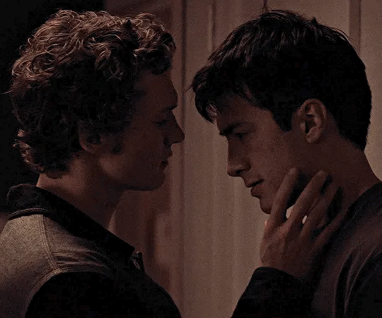 很会的两位巅峰对决heated rivalry