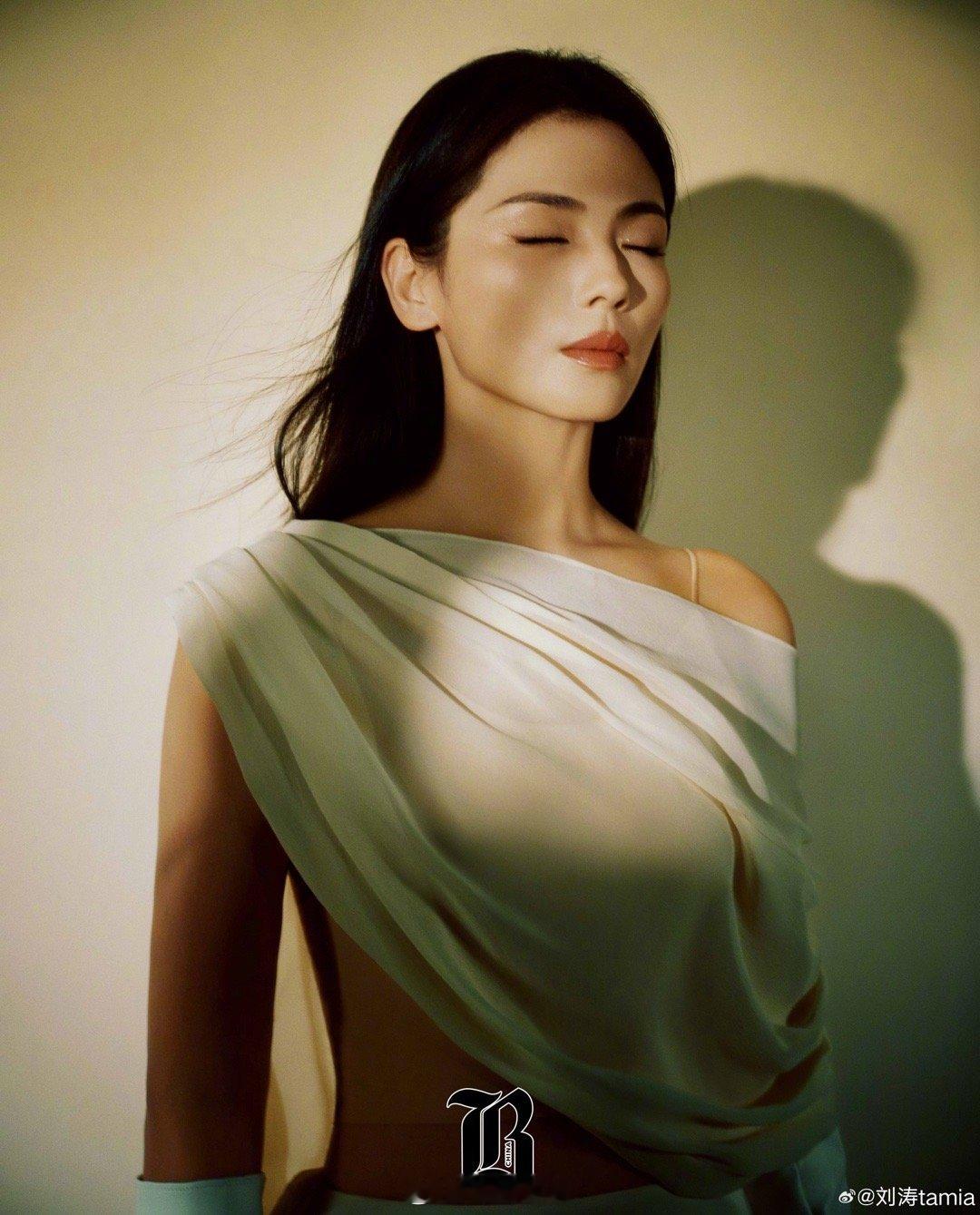 刘涛[色][锦鲤附体][锦鲤附体][舔屏][舔屏][色][色][爱慕][爱慕][