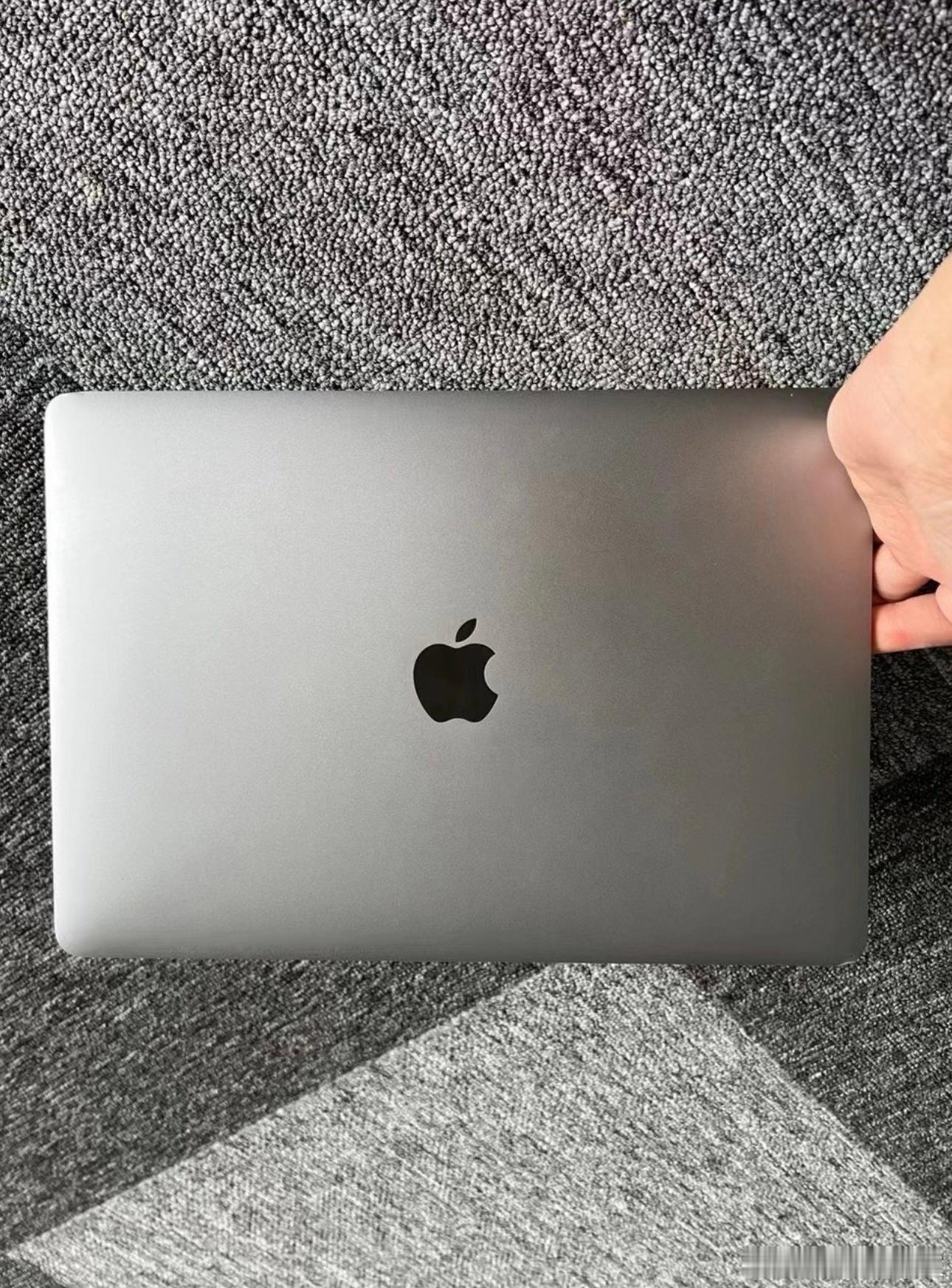 我感觉M4芯片MacBook出来后，M1用户可以考虑更新了，可能是因为AI带动整