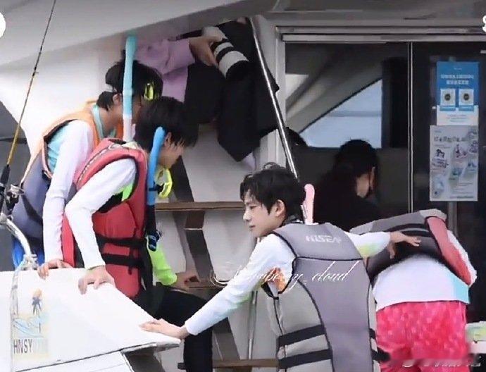 杨博文潜水完吐了杨博文吐了 杨博文吐了，太让人心疼了吧 